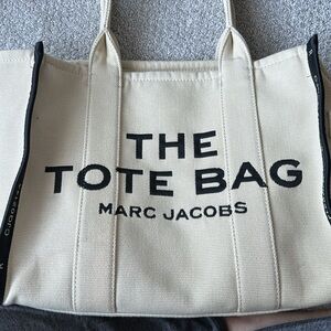 THE TOTE BAG: MARC JACOBS